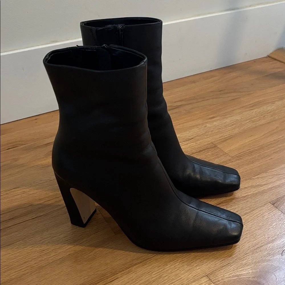 Steve Madden Black Ankle Boots - Picture 2 of 5